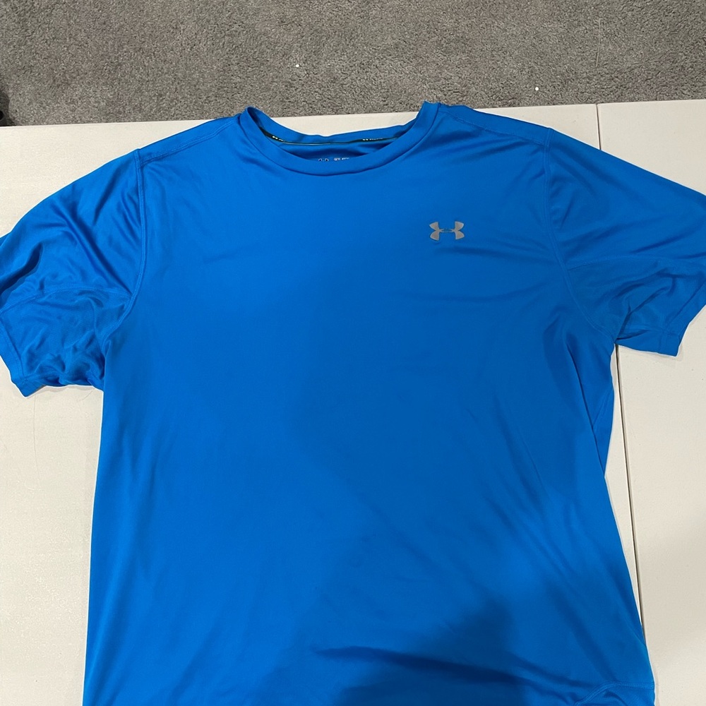 Under Armour heat gear shirt size XXL.
